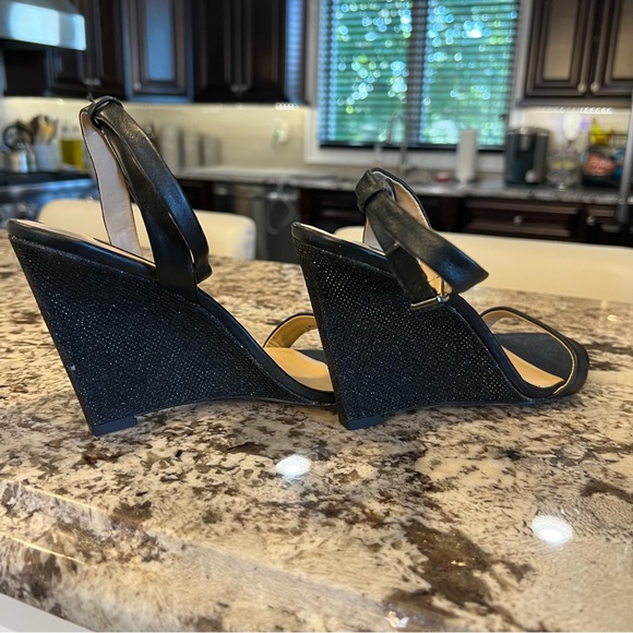 Steve Madden Black Wedge Sandals - Picture 5 of 9